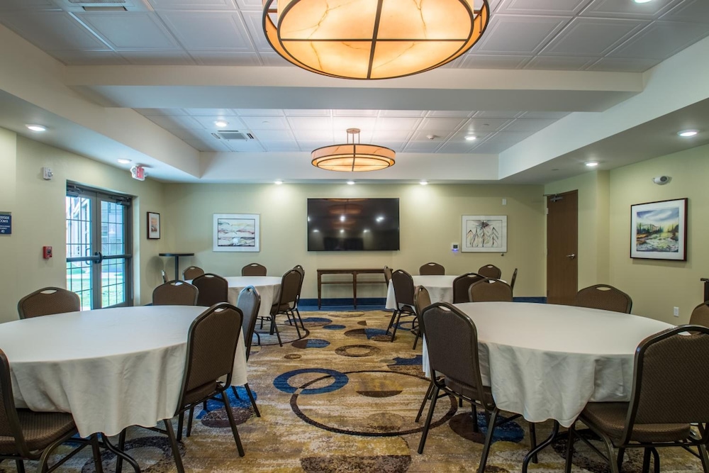 Cobblestone Inn & Suites - St. Mary S 44/57