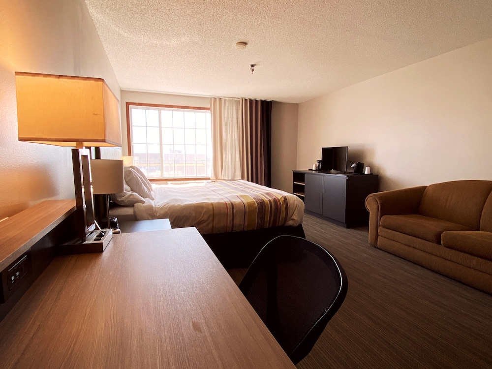 Country Inn & Suites By Radisson, Elk River, MN 10/20
