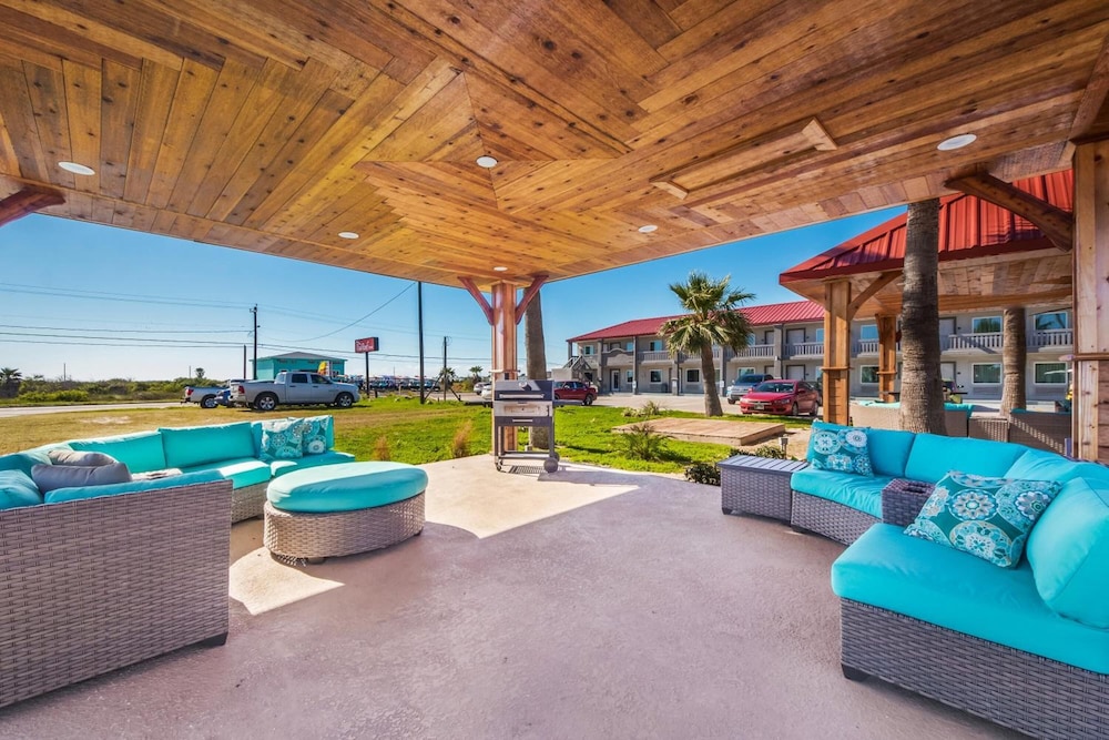 Oceans Edge Hotel, Port Aransas,TX (ex Red Roof Inn Port Aransas) 37/62