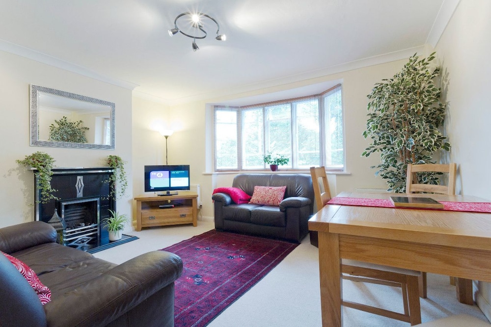 Poplar House Serviced Apartments 14/27