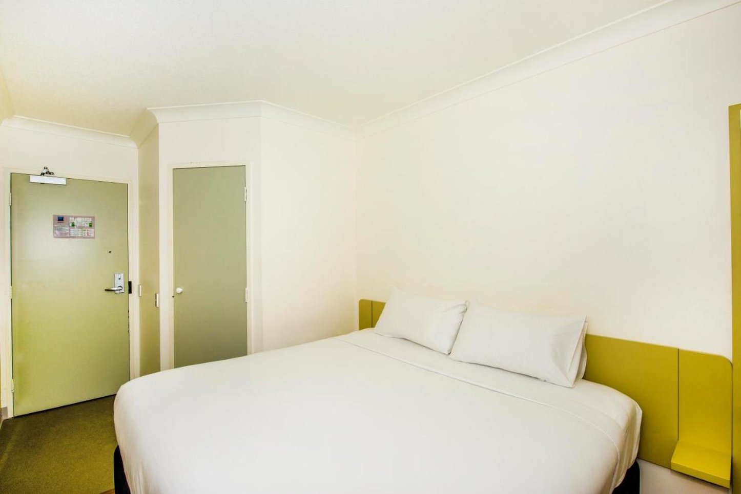 غرفة قياسية بسرير كينج، Imperial Motel Windsor 2/2