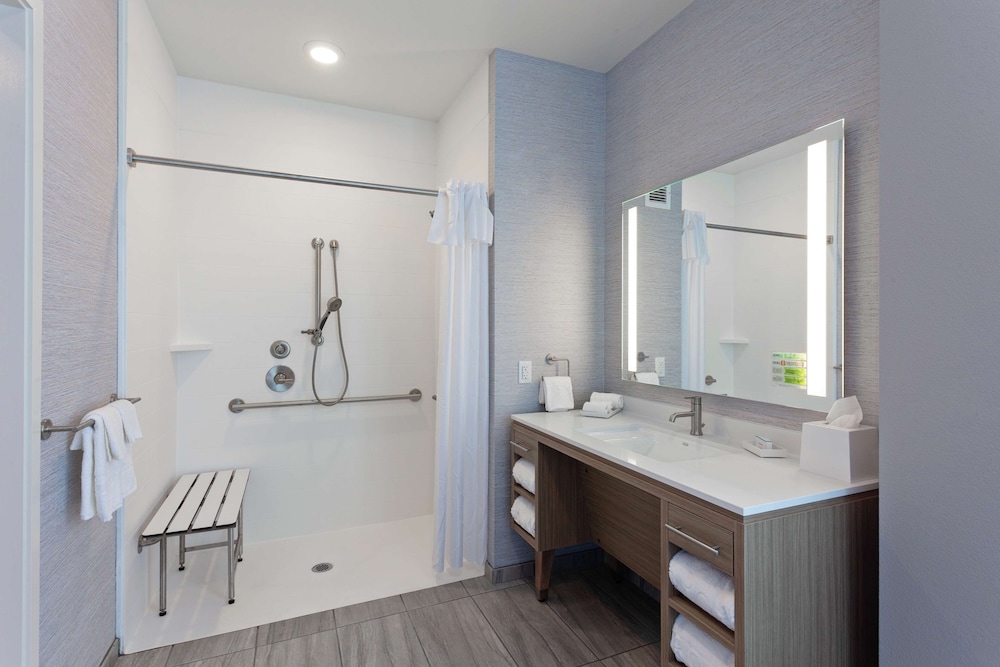 Home2 Suites by Hilton Temecula, CA 12/50
