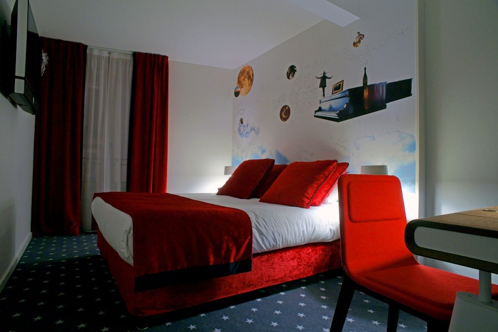 Hotel Du Triangle D Or 36/56