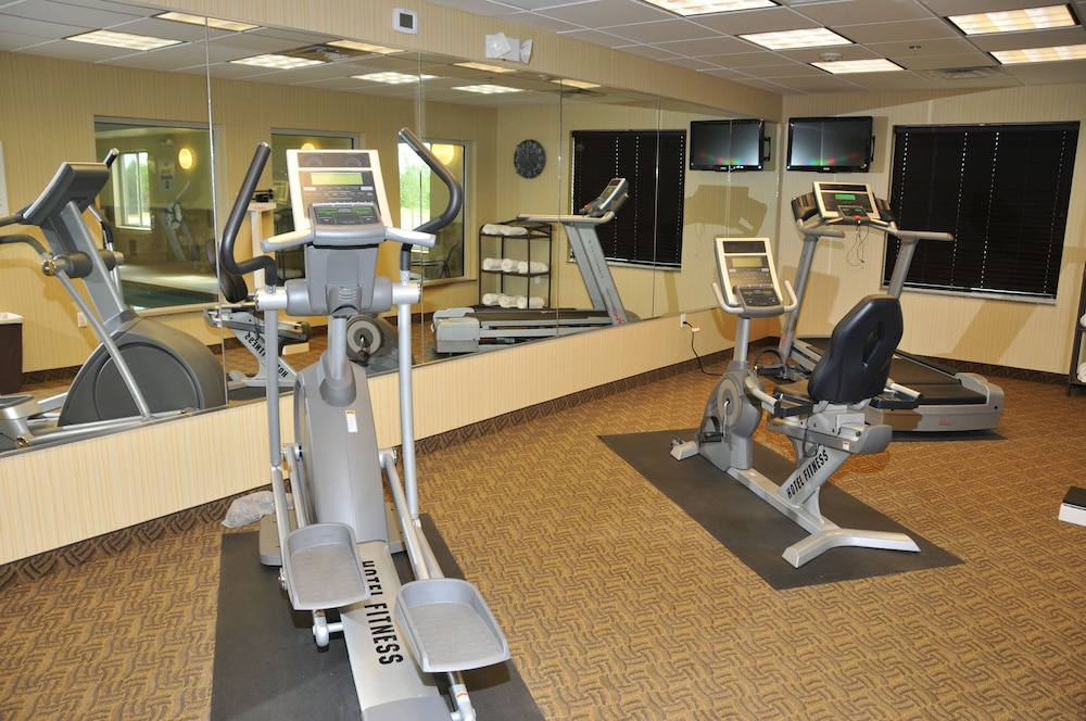 Holiday Inn Express Hotel Suites Clinton 12/25