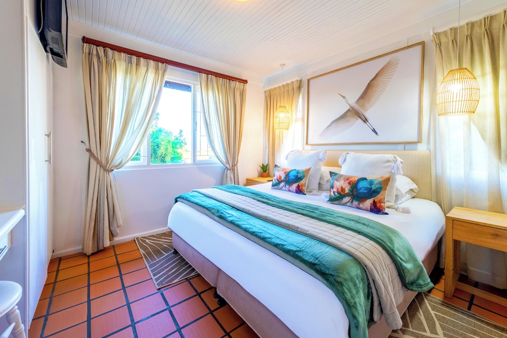 KNYSNA RIVER CLUB - KNYSNA 12/76