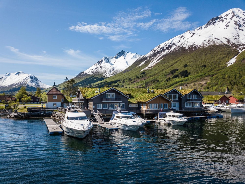 Sagafjord Hotel 33/42