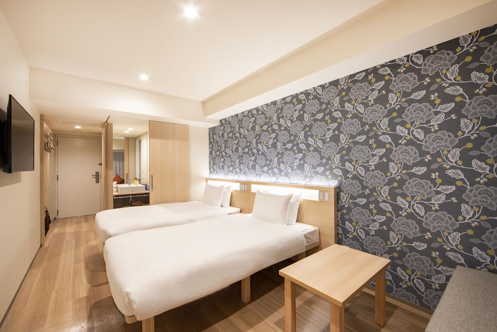 Karaksa Hotel Tokyo Station 11/63