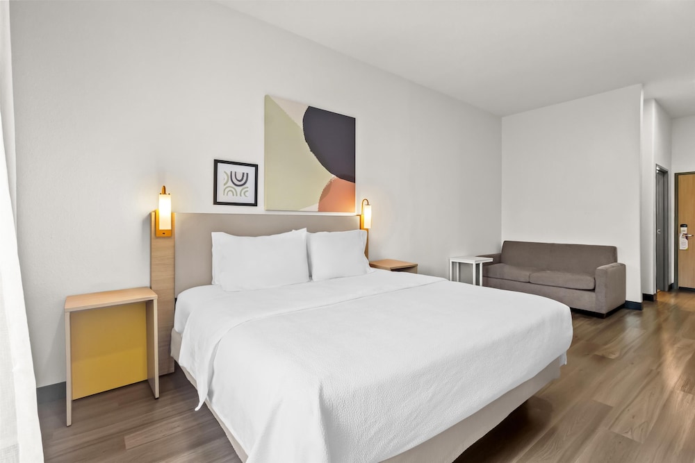 ROOM, KING BED, ACCESSIBLE