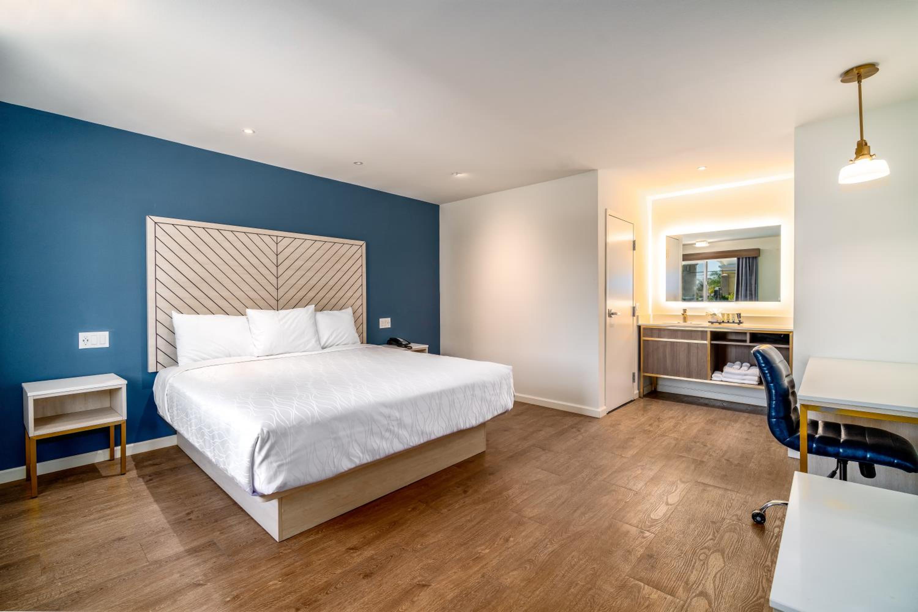 Trend Hotel at LAX Airport 25/46