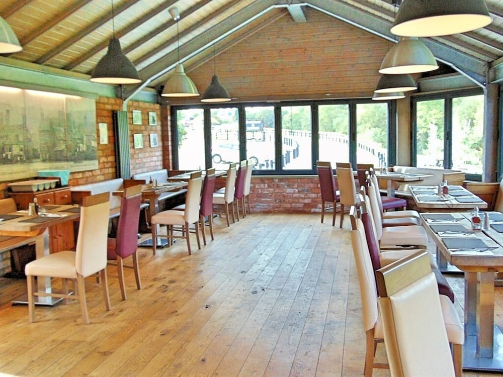 Half Moon Jackfield 27/46