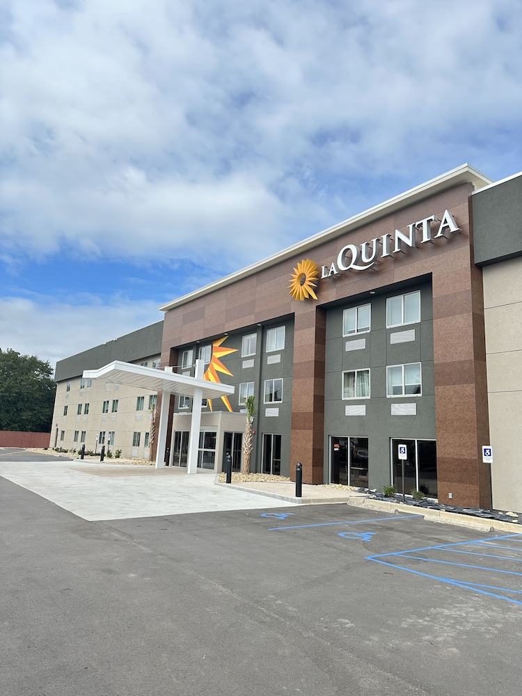 La Quinta Inn by Wyndham Columbia NE / Fort Jackson, SC 46/55