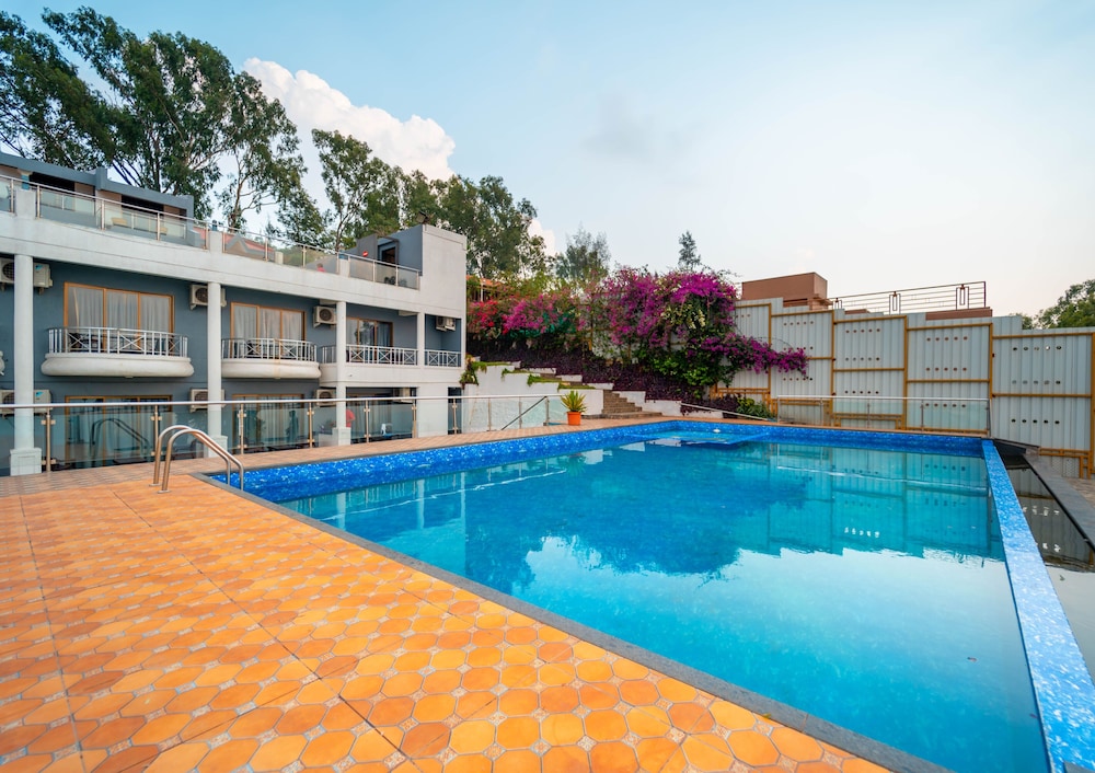Cloud Mist Resort and Spa 4/50