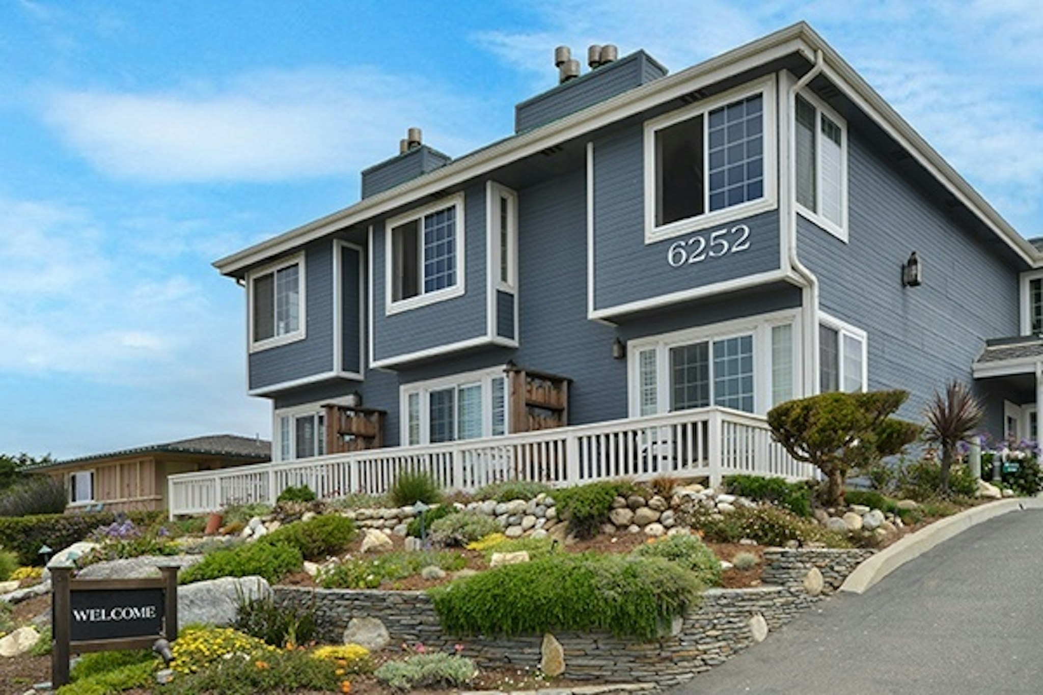 Sand Pebbles Inn 4/34