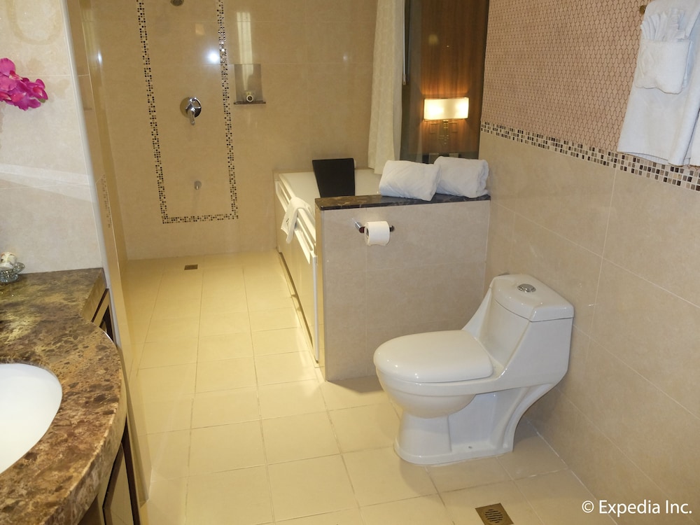 Central Park Tower Resort 67/71