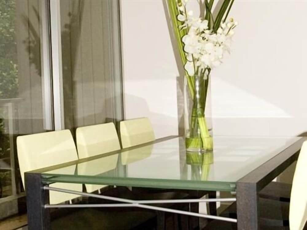 Short Stay Paris Apartments 24/50