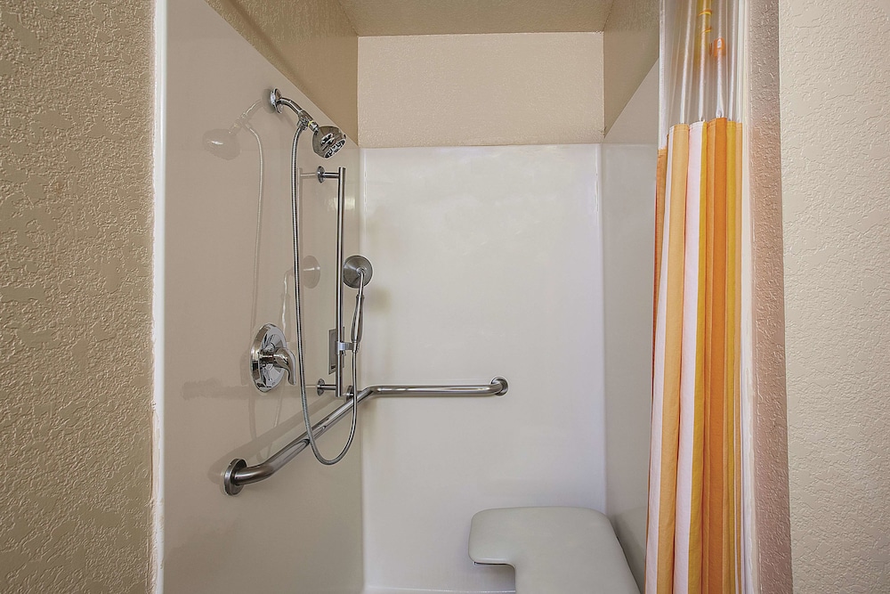 La Quinta Inn & Suites by Wyndham Davis 14/41