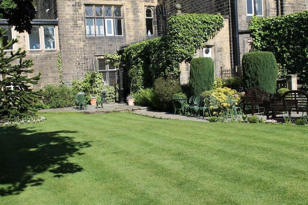 The Oakwood Hall Hotel 27/29
