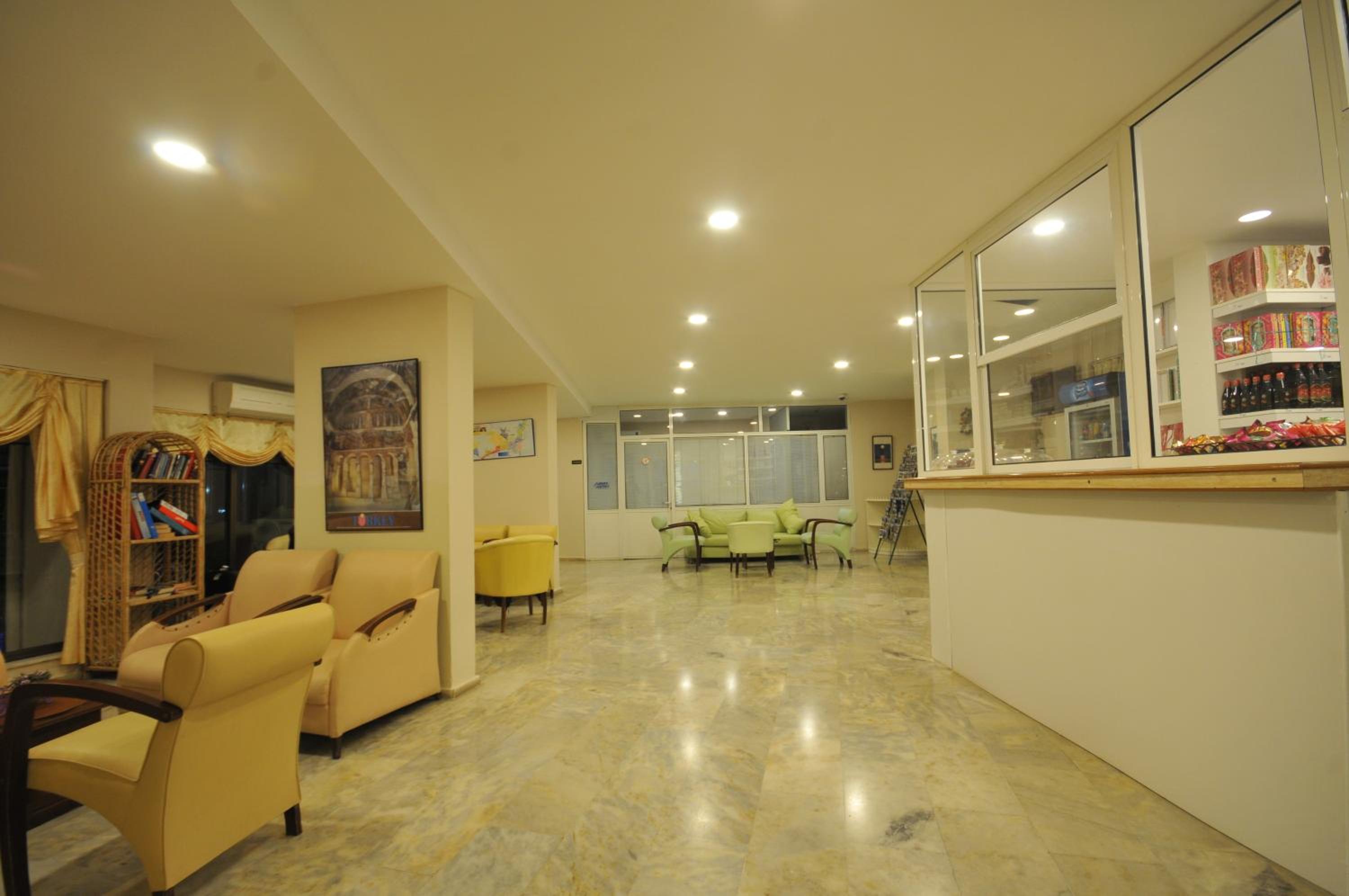 Amos Hotel 9/54