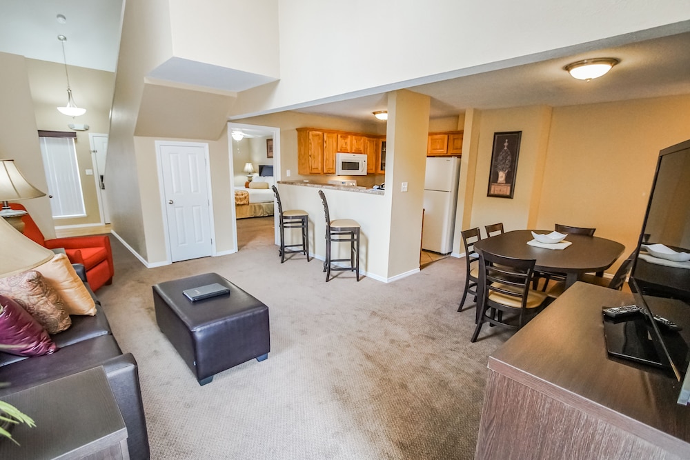 The Townhouses 34/55