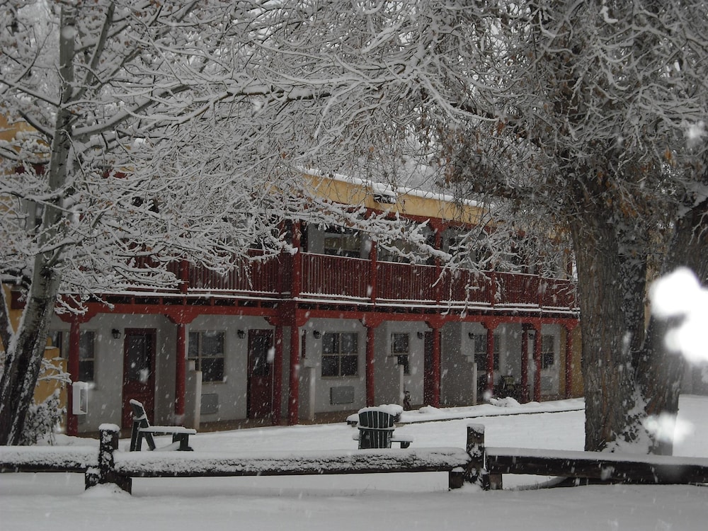 El Pueblo Lodge 3/71