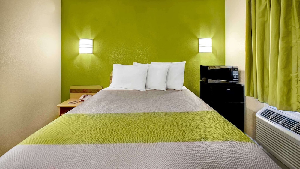 Motel 6 Lake Havasu City Lakeside 12/34