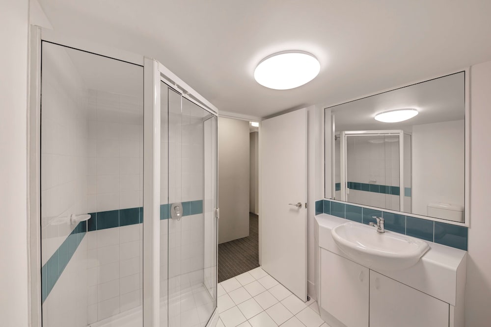 Adina Serviced Apartments Canberra James Court 43/45