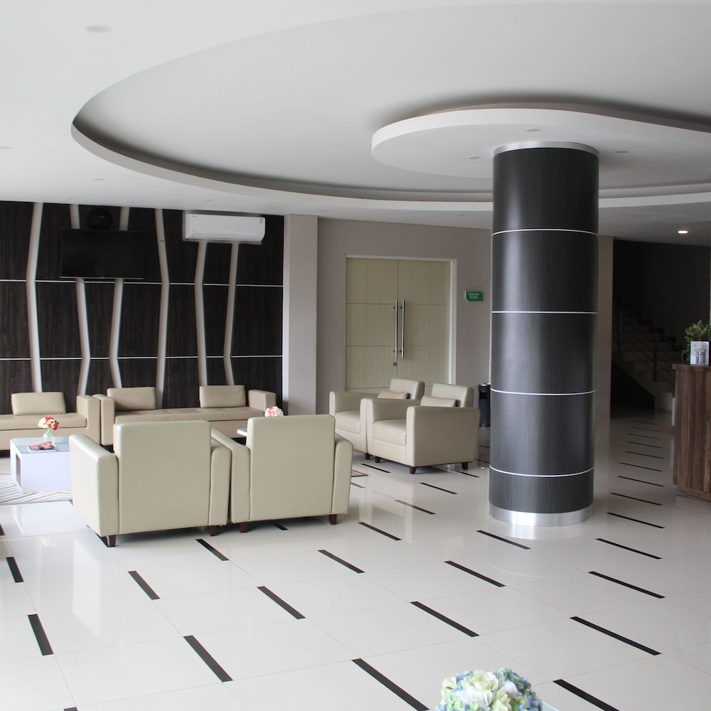 Emerald Hotel 45/59