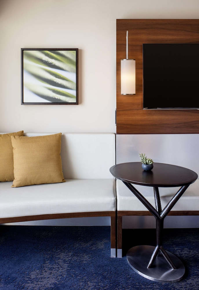 Hilton Garden Inn Waikiki Beach 55/68