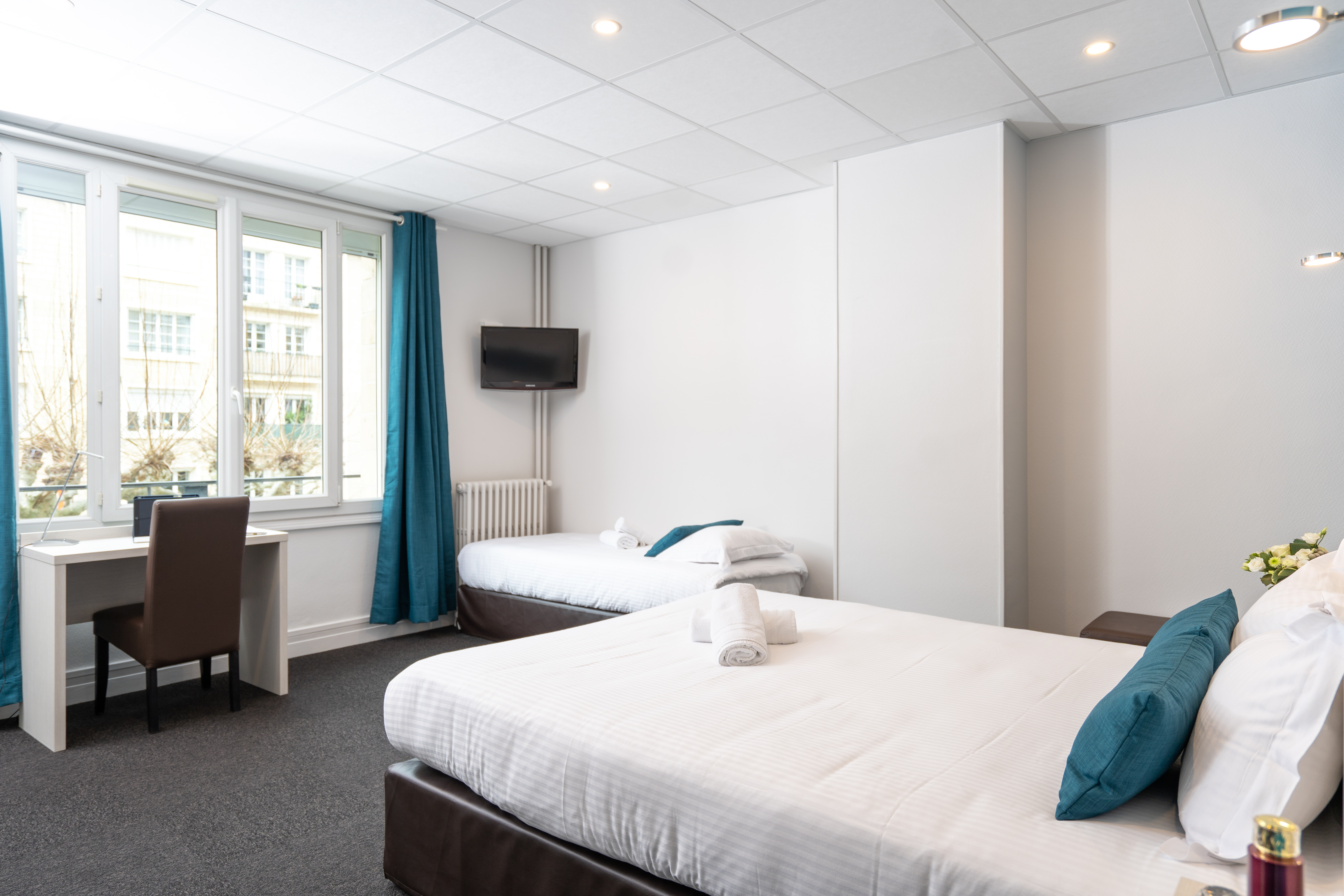 Room, Triple