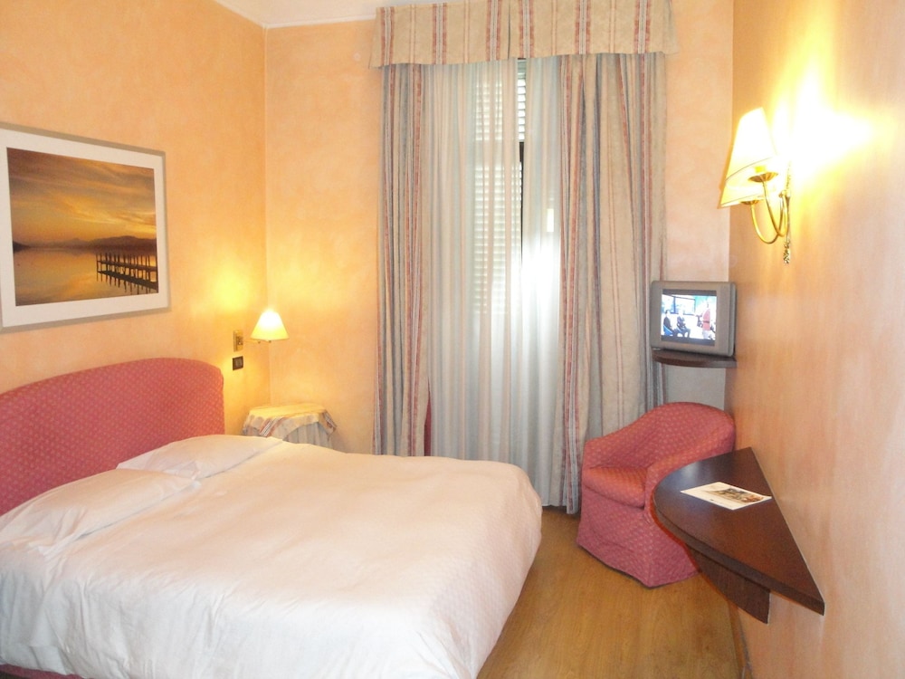HOTEL DUE MONDI 9/29