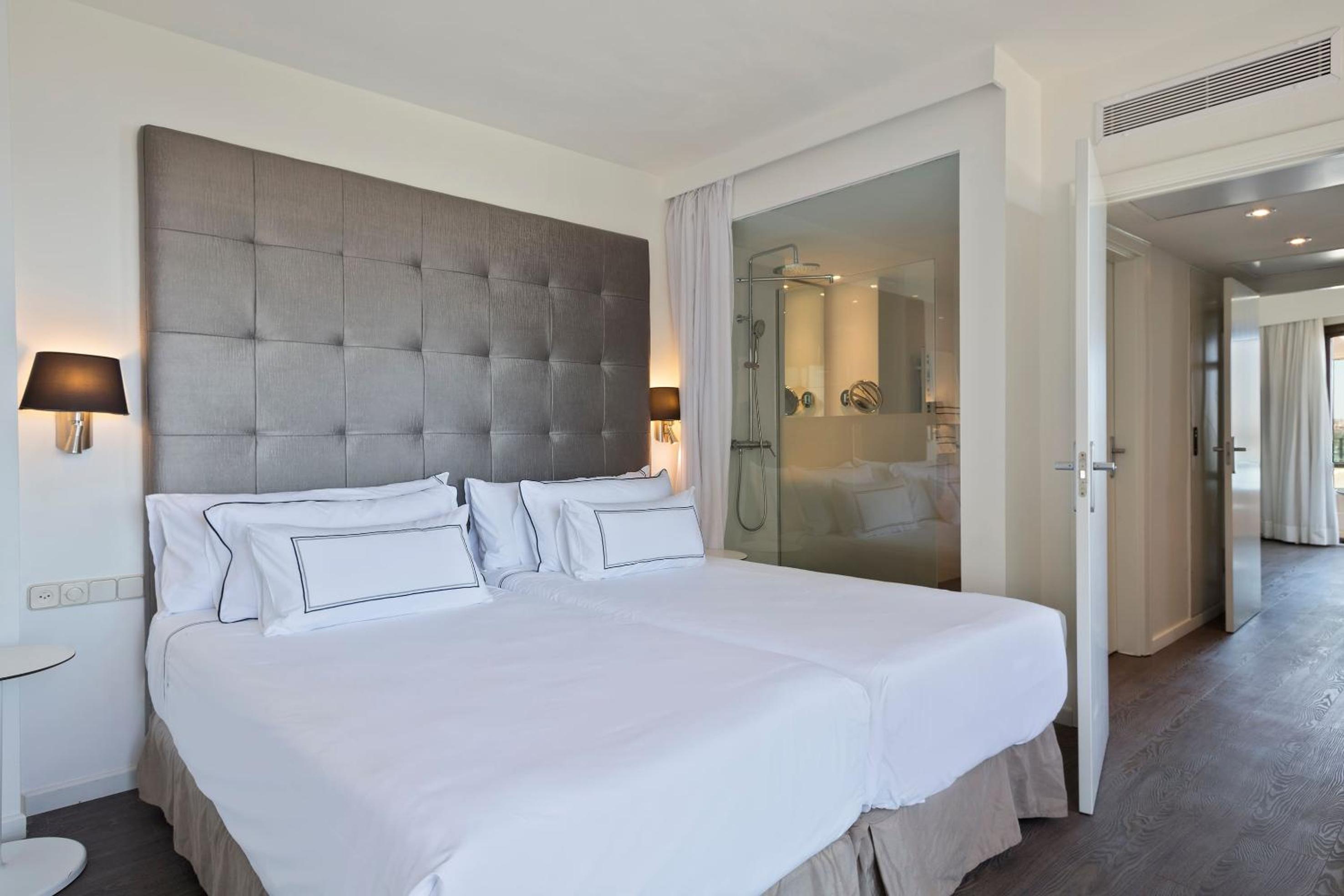 Grand, the Level, Premium, King and Twin Beds, Sea View