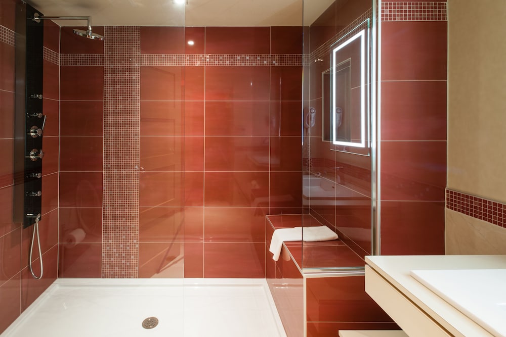 Le Chabrol Hotel Suites 67/72