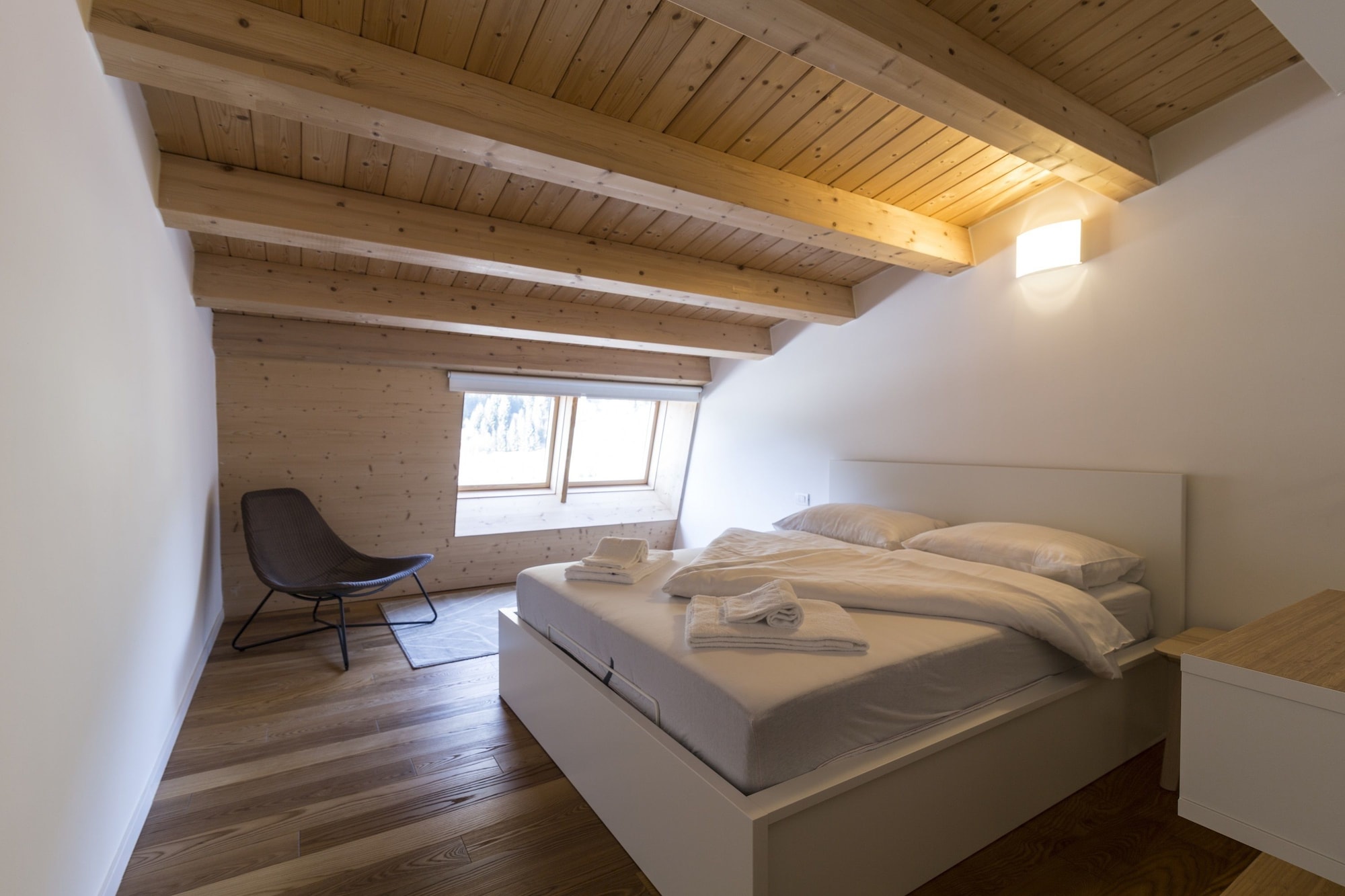 بنتهاوس بانورامي بسريرين كوين بإطلالة على الجبل بغرفة نوم واحدة مع أريكة، Quercus Appartements 4/10