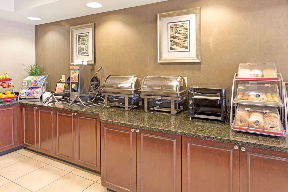 Wingate By Wyndham Charleston University Boulevard 13/23