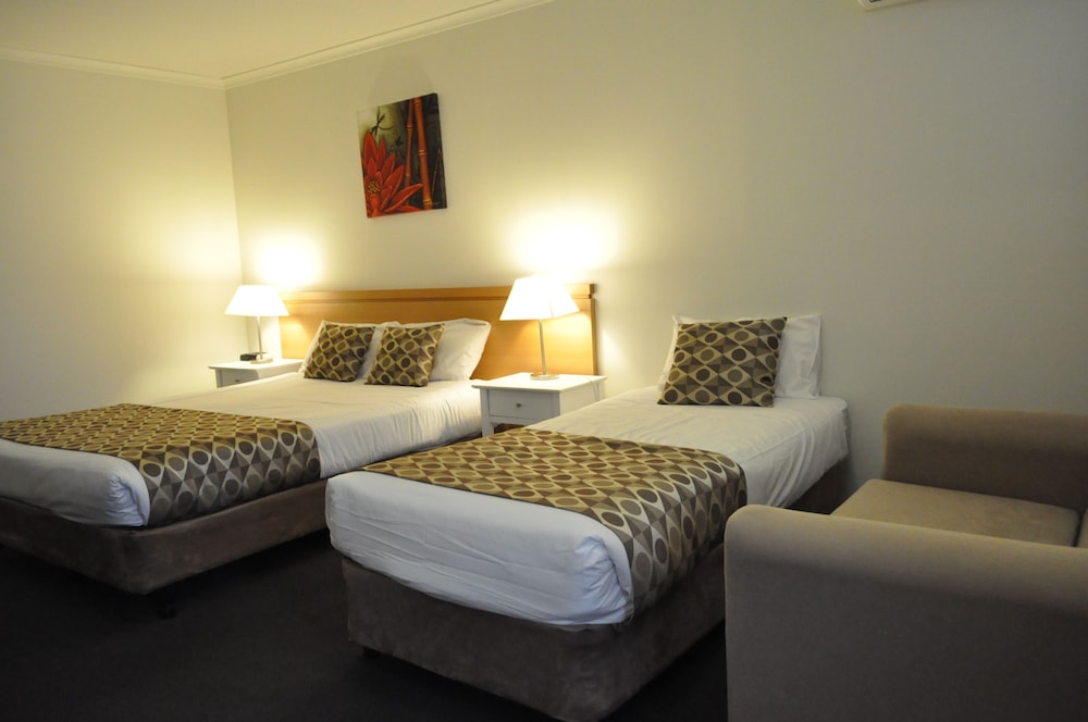 ALBURY BURVALE MOTOR INN 5/47