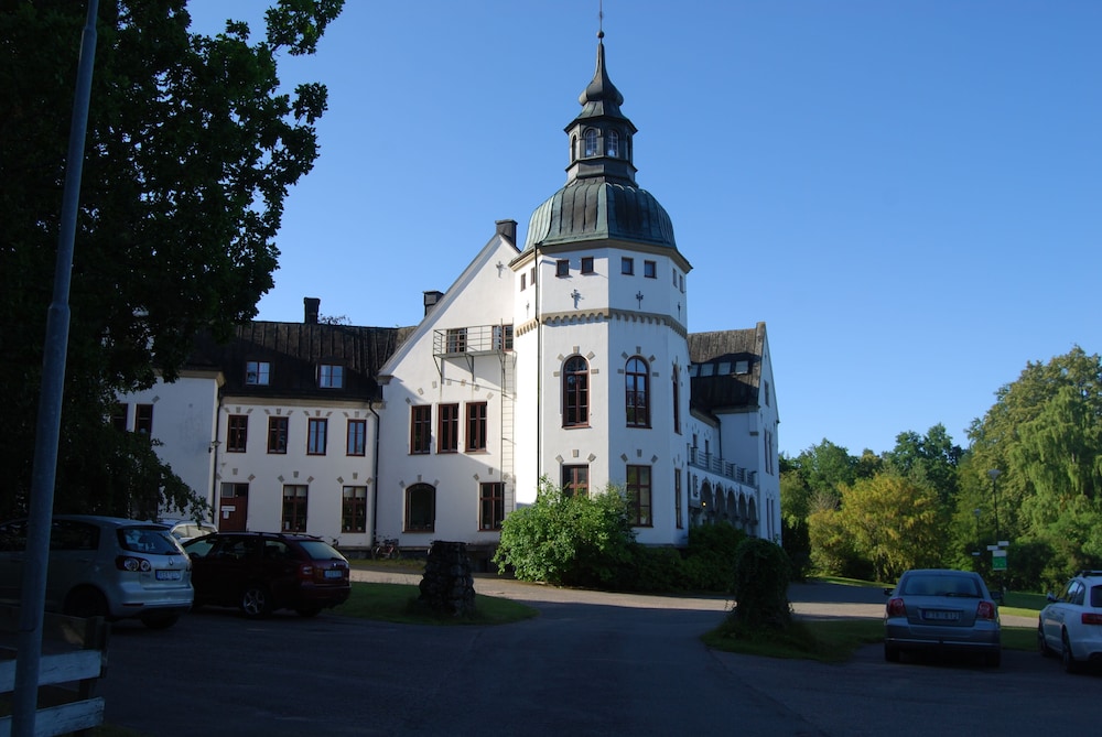 Hellidens Slott Och Vandrarhem 5/47