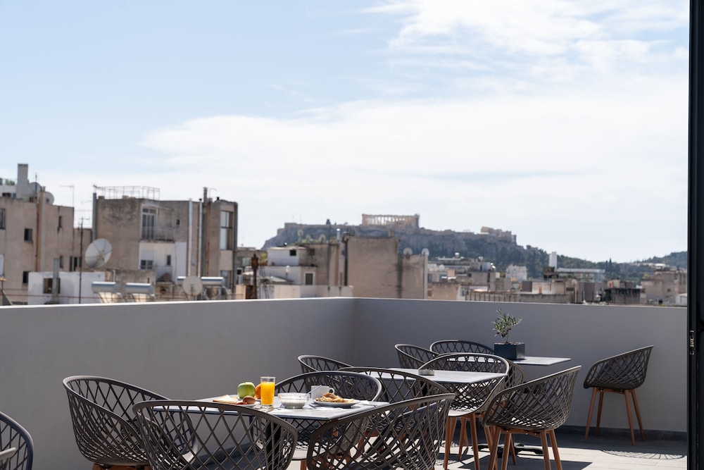 Dunlin Hotel Athens 43/48