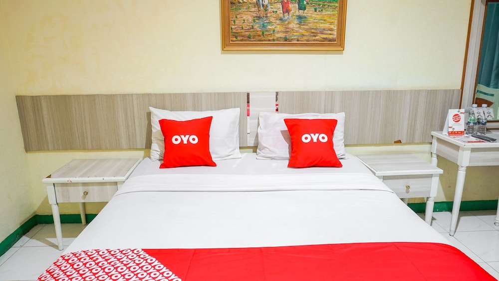 OYO 2085 Chrysanta Near RSUP Hasan Sadikin 30/40