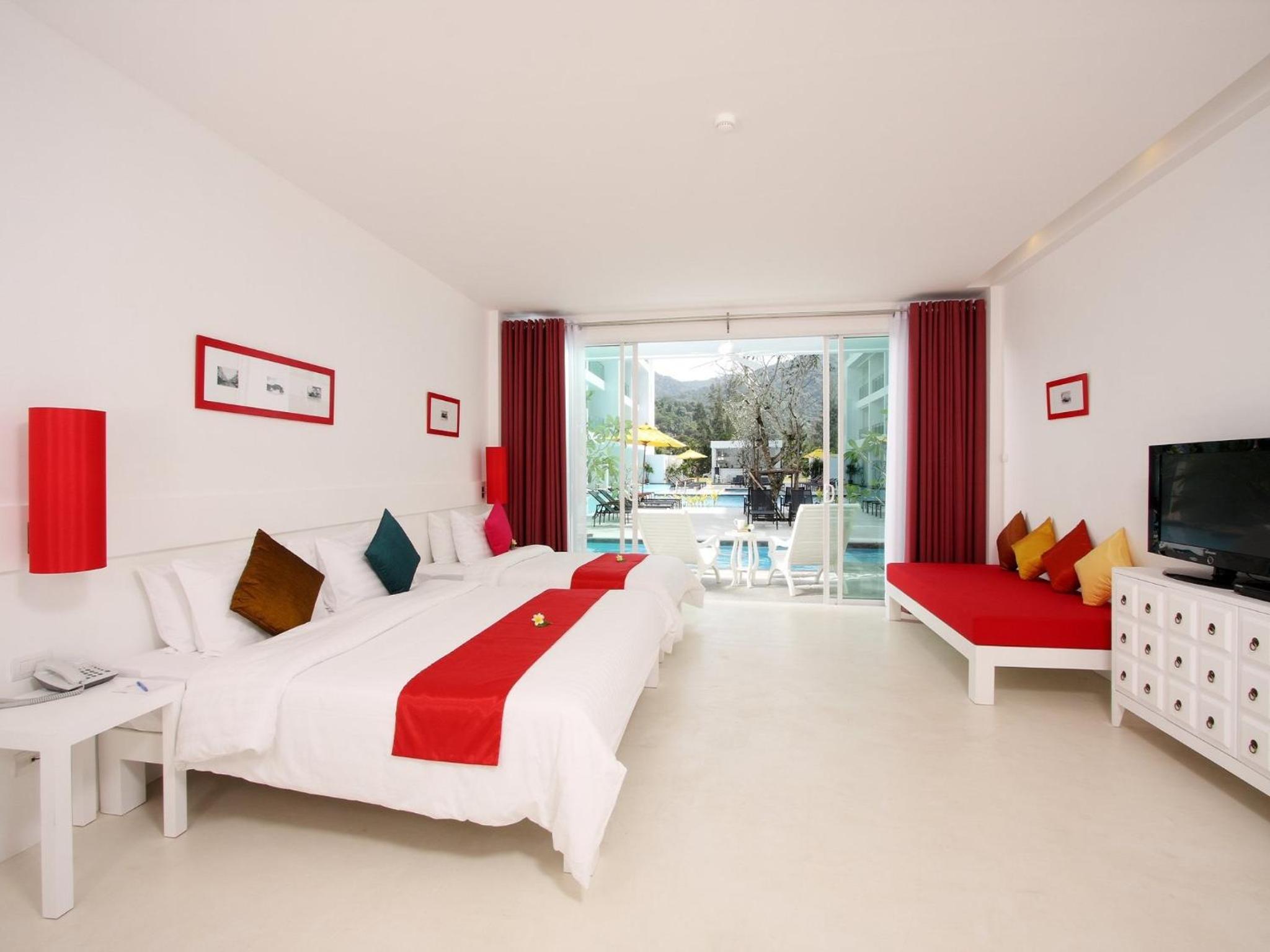 Deluxe, Double Bed, Pool Access, Serene Wing