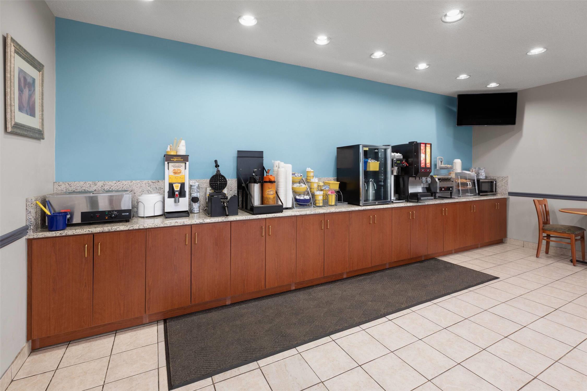 Days Inn & Suites by Wyndham Seaford 10/26