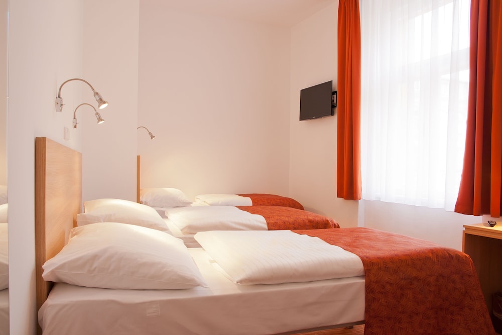 Ambiance Hotel 17/50