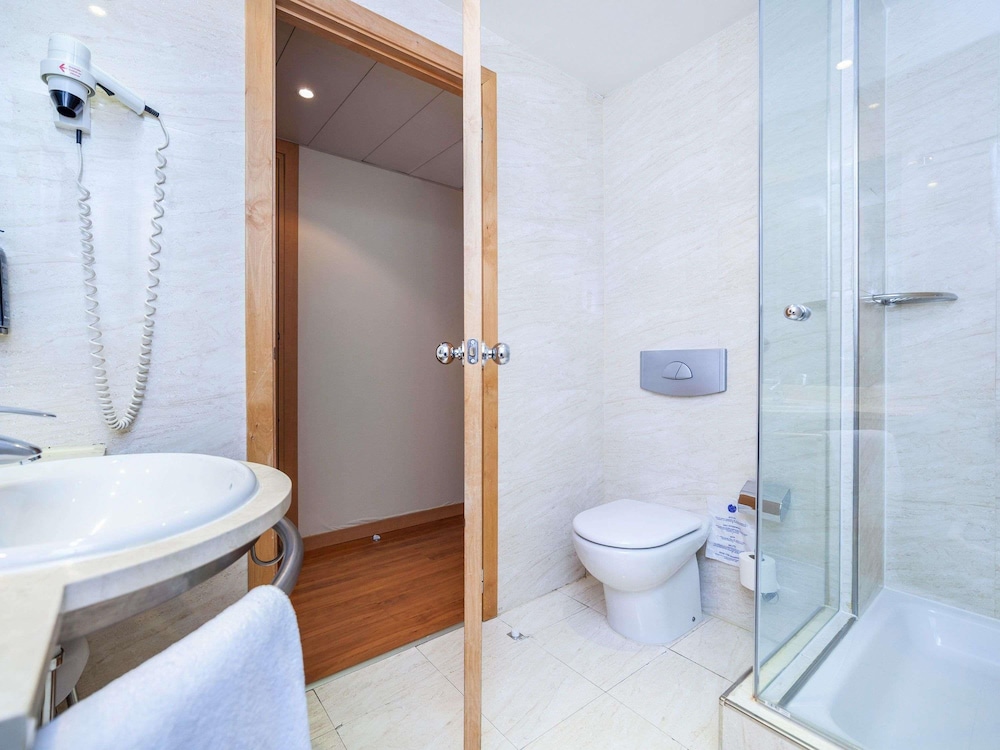ibis Madrid Alcala de Henares La Garena 49/50