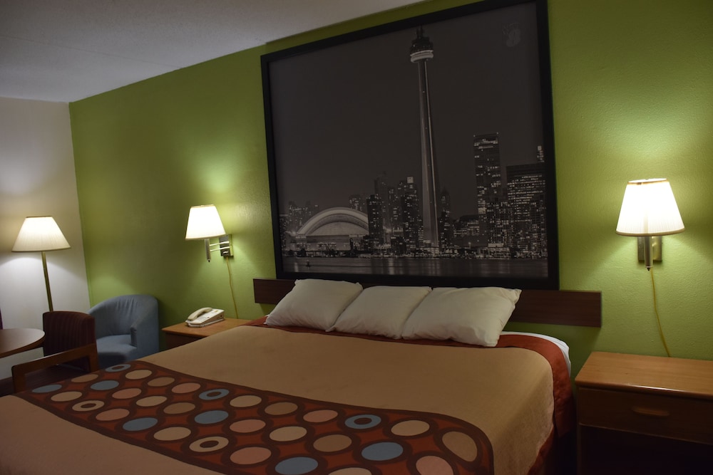 غرفة قياسية بسرير كينج، Super 8 by Wyndham Tifton 3/5