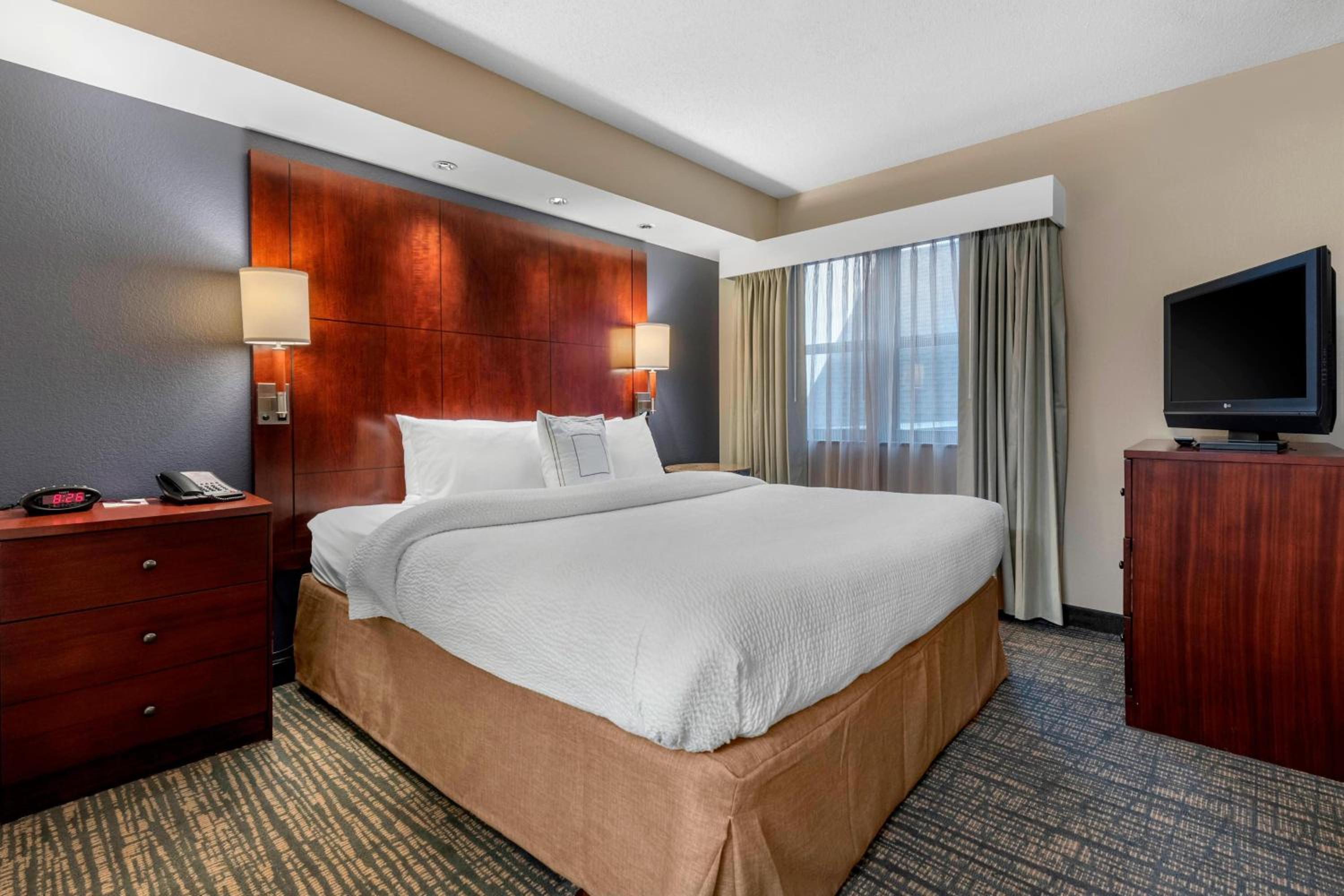 2 Bedrooms, Suite, 2 King Beds, Sofa