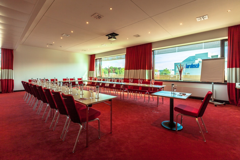 Airport Hotel Basel 38/46