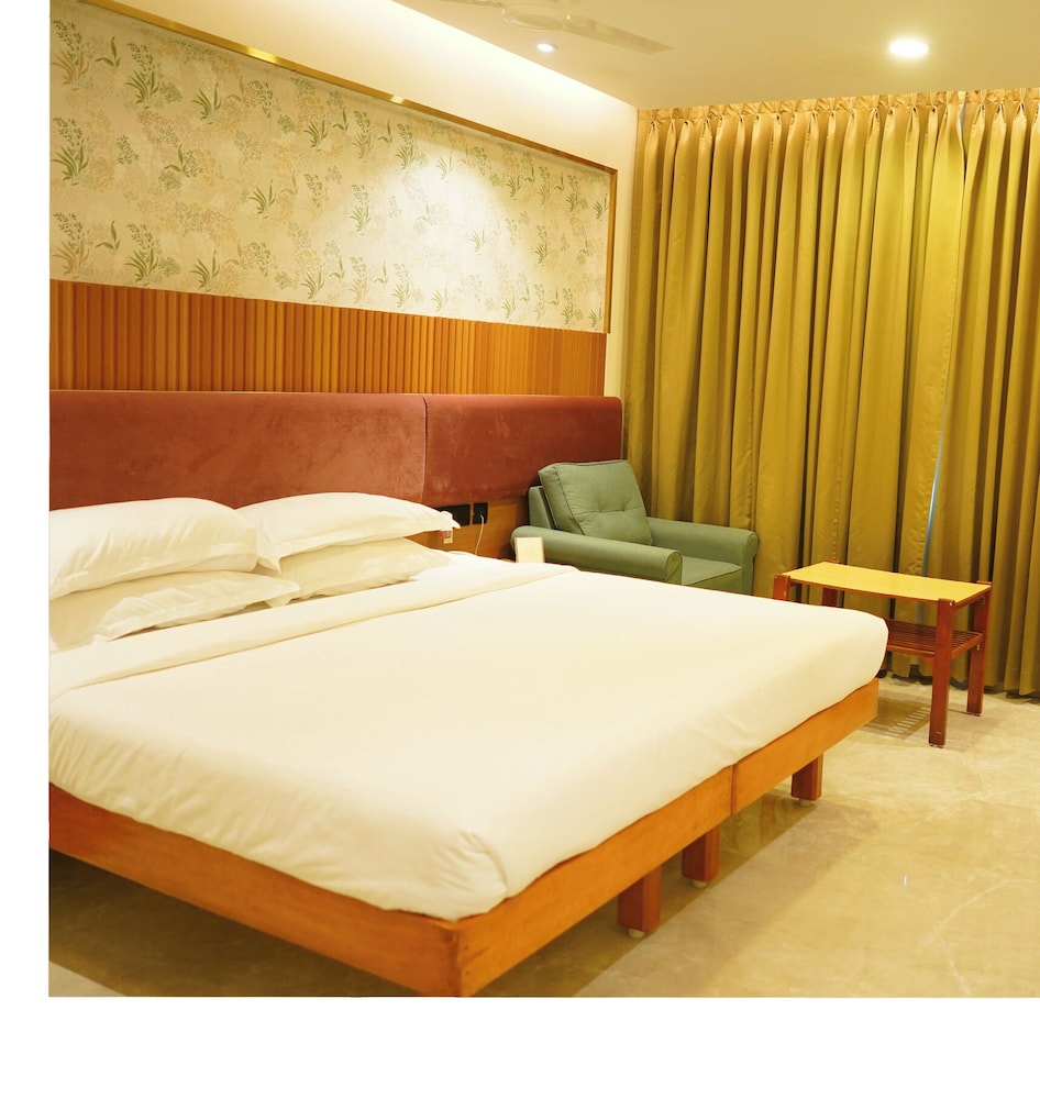 Hotel Surguru 25/60