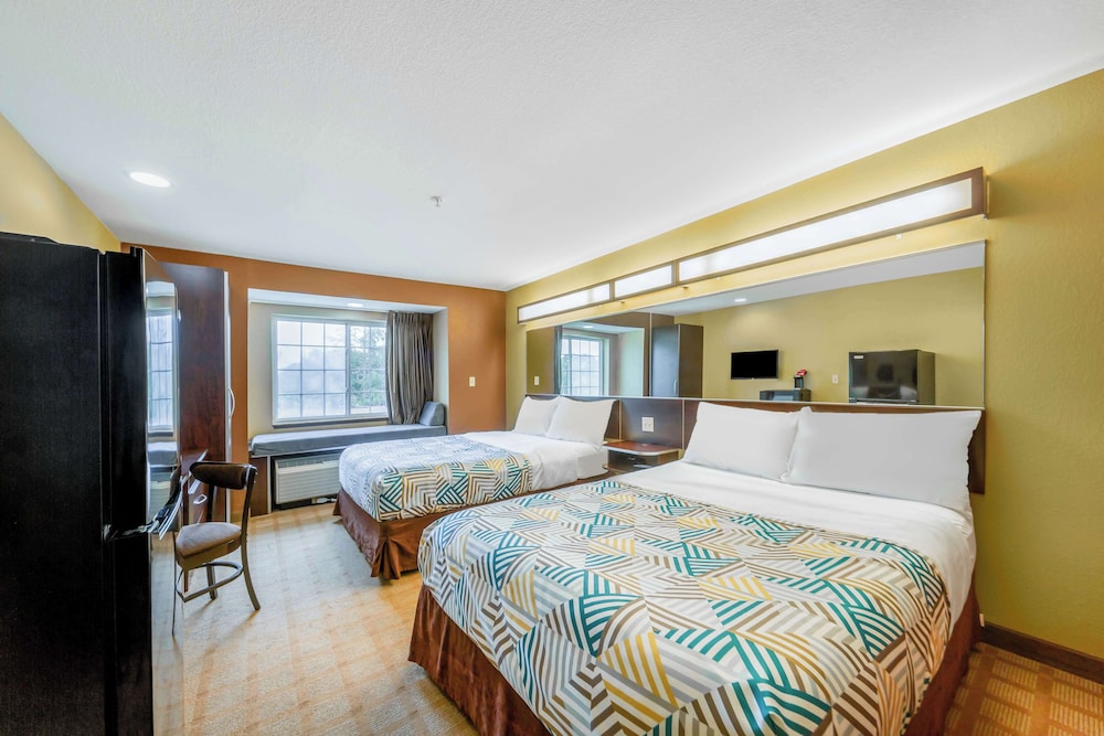 Microtel Inn And Suites Breaux Bridge 36/49