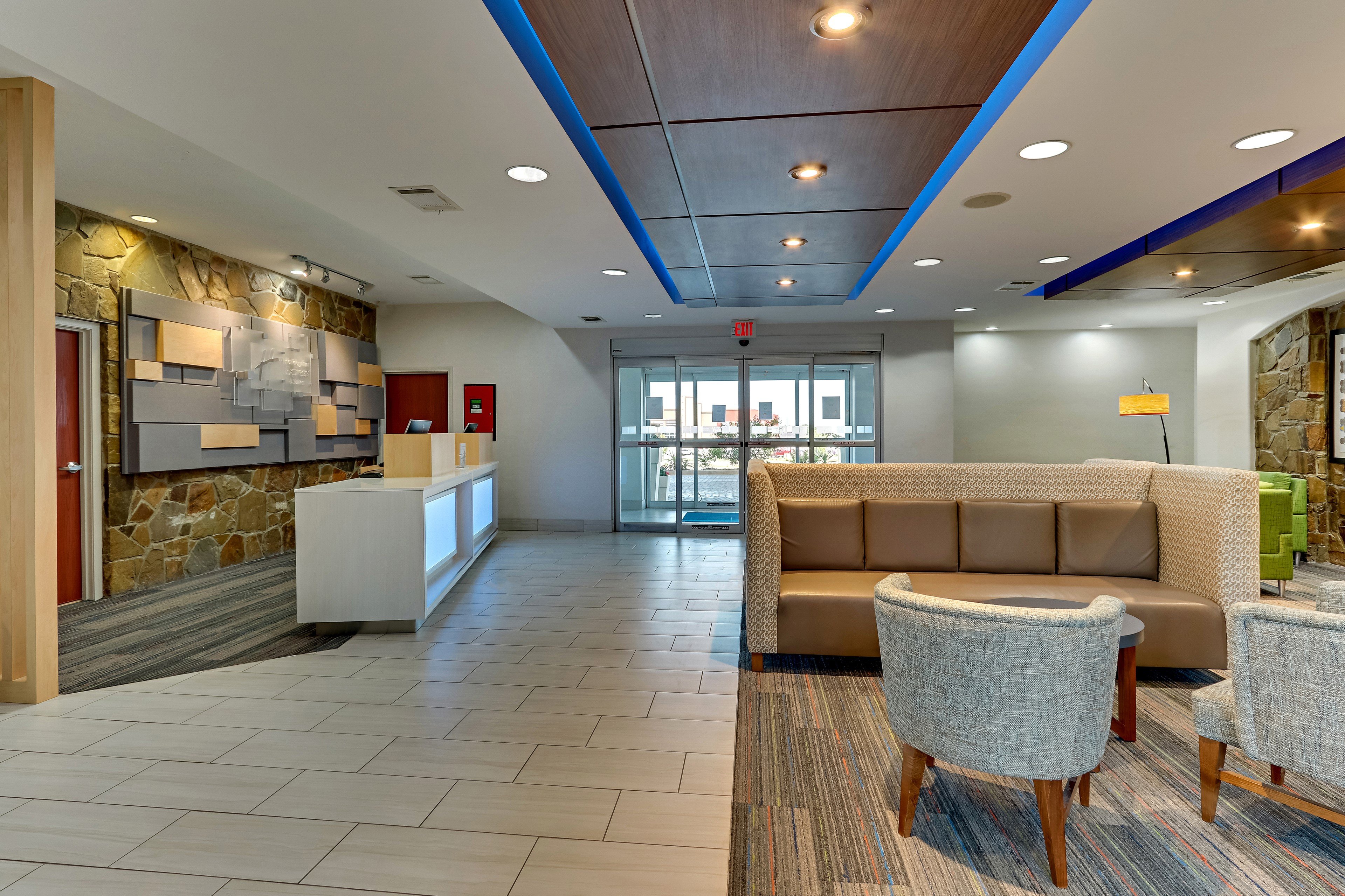 Holiday Inn Express Hotel & Suites Weatherford 13/57