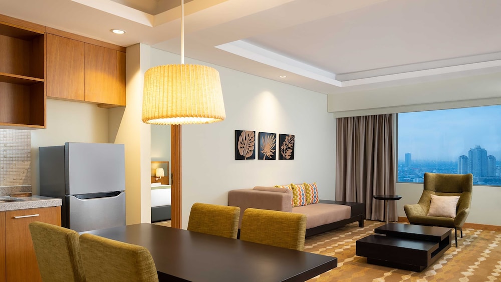 Holiday Inn Hotel Suites Jakarta Gajah Mada 50/77