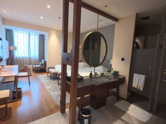 Elegant, Twin Beds